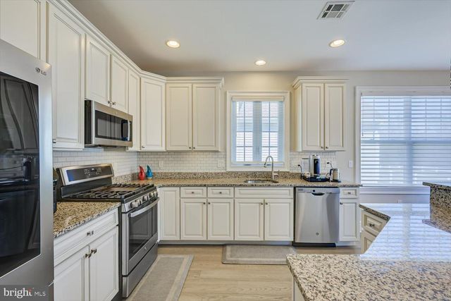 27 POTTER RD, Hillsborough, NJ 08844