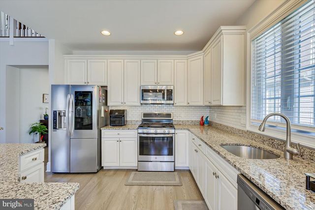 27 POTTER RD, Hillsborough, NJ 08844