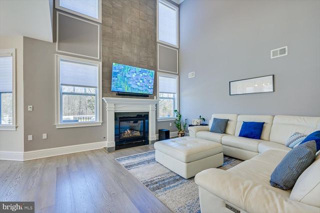 27 POTTER RD, Hillsborough, NJ 08844