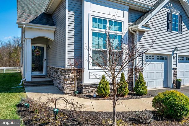 27 POTTER RD, Hillsborough, NJ 08844