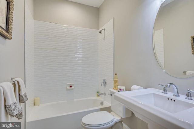 27 POTTER RD, Hillsborough, NJ 08844