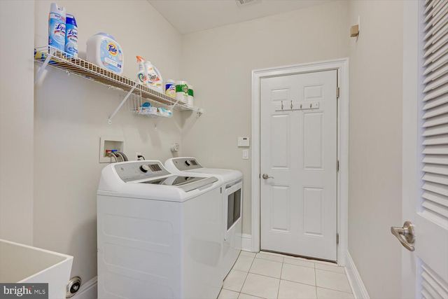 27 POTTER RD, Hillsborough, NJ 08844