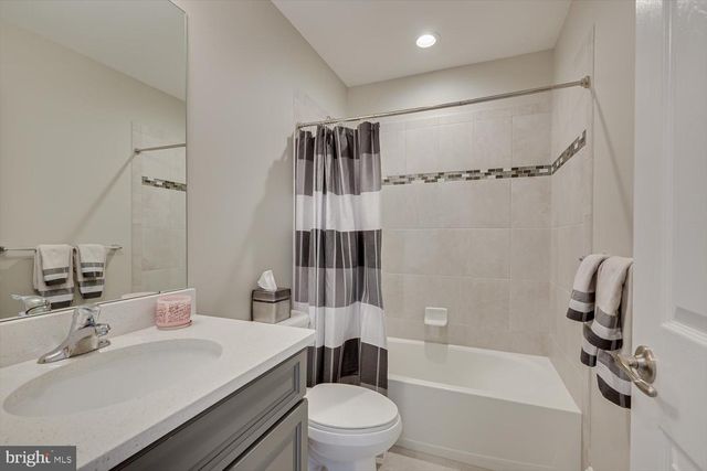 27 POTTER RD, Hillsborough, NJ 08844