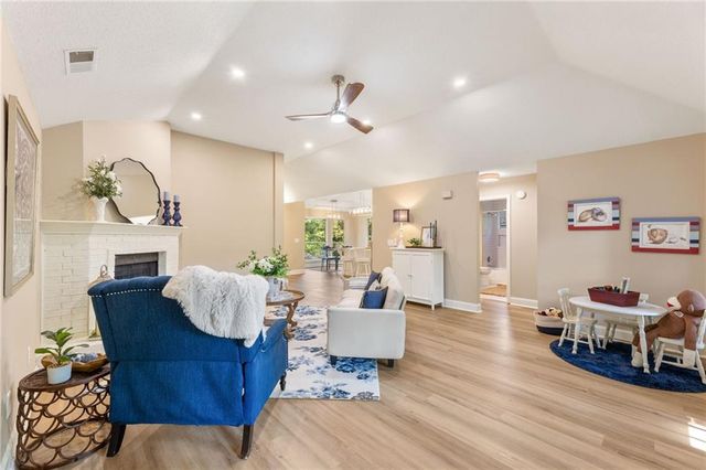 365 E Willow Run, Johns Creek, GA 30022