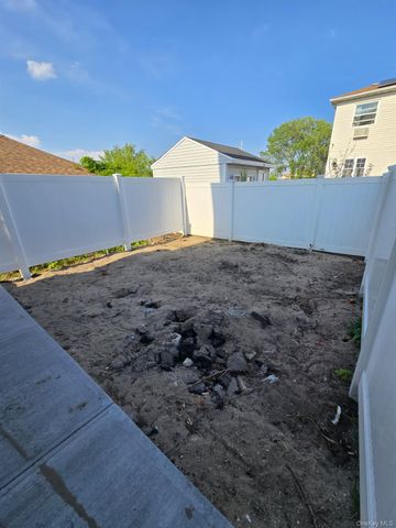 508 Beach 45 Street, Far Rockaway, NY 11691
