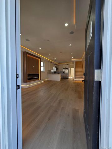 508 Beach 45 Street, Far Rockaway, NY 11691
