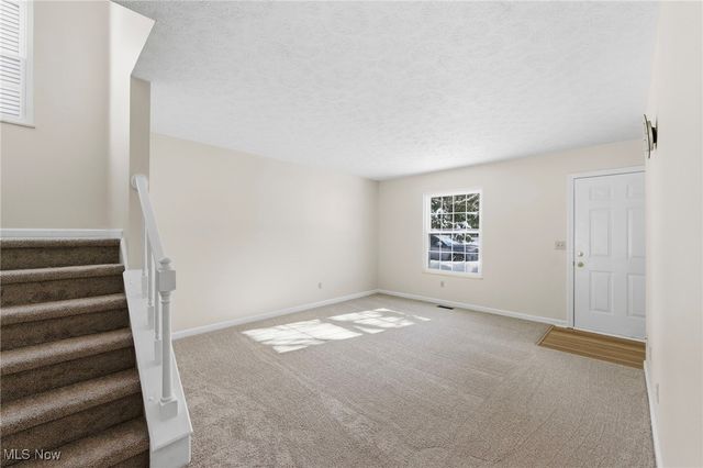 1664 Stone Creek Lane, Twinsburg, OH 44087