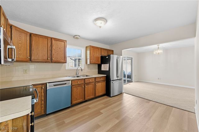 1664 Stone Creek Lane, Twinsburg, OH 44087