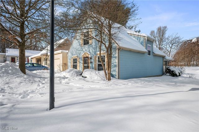 1664 Stone Creek Lane, Twinsburg, OH 44087