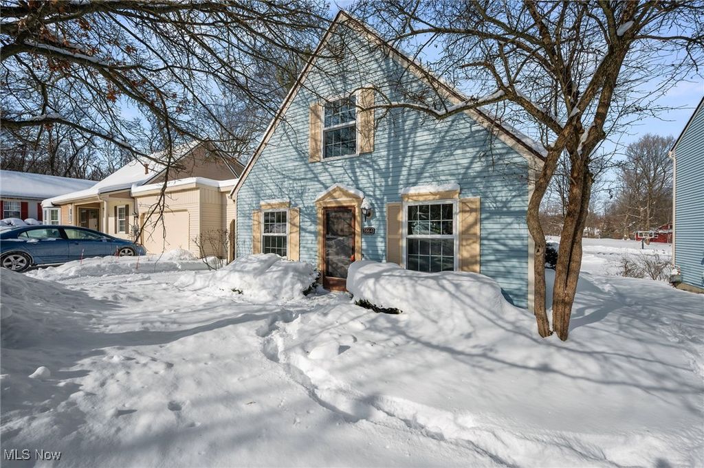 1664 Stone Creek Lane, Twinsburg, OH 44087
