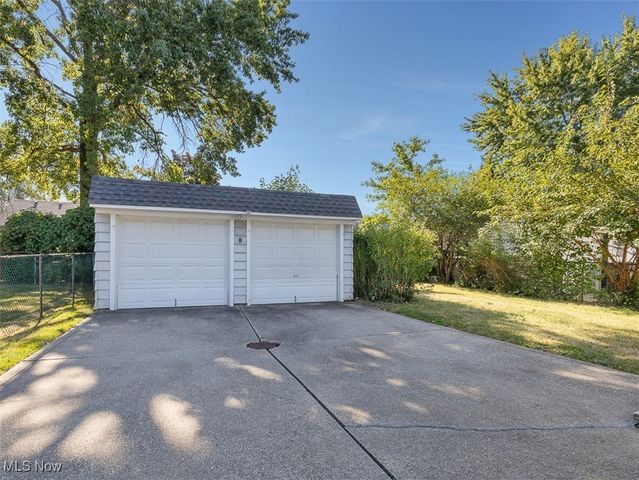 30124 Phillips Avenue, Wickliffe, OH 44092