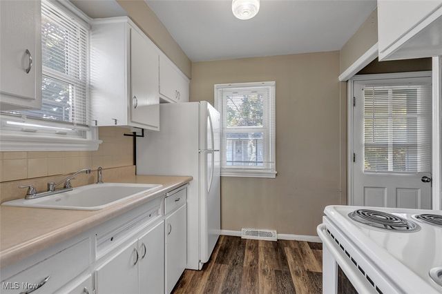 30124 Phillips Avenue, Wickliffe, OH 44092