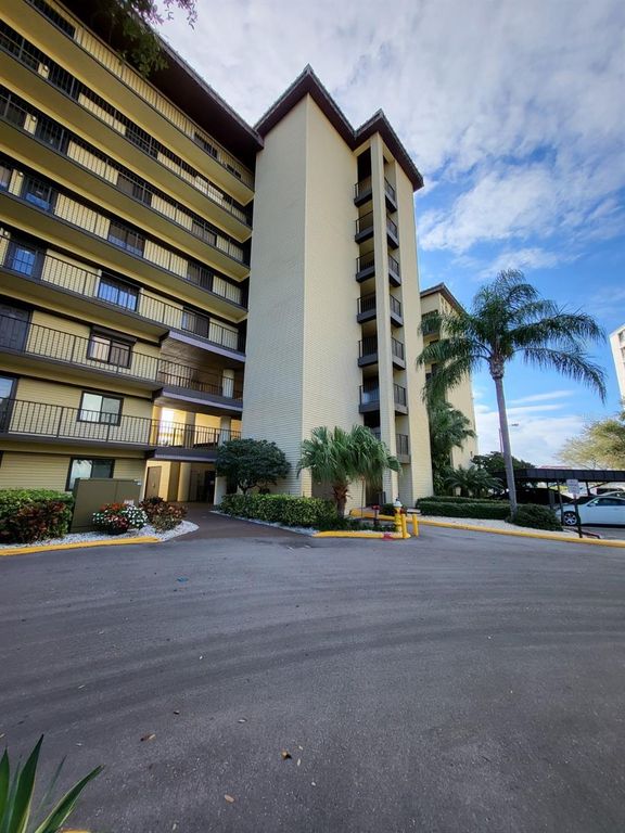 650 ISLAND WAY 408, Clearwater Beach, FL 33767