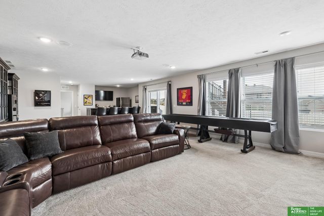 6709 S 199th Avenue, Omaha, NE 68135