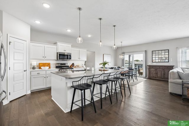 6709 S 199th Avenue, Omaha, NE 68135