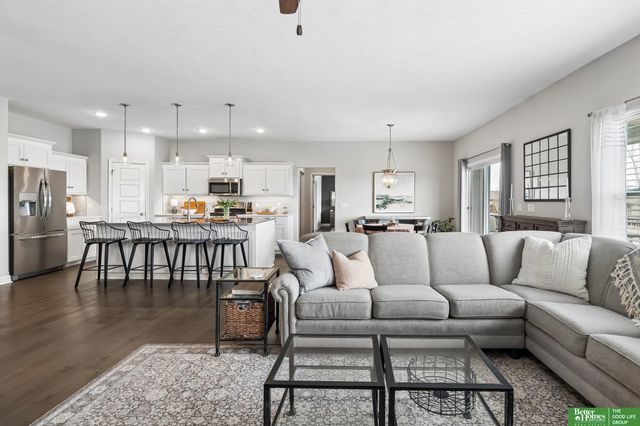 6709 S 199th Avenue, Omaha, NE 68135