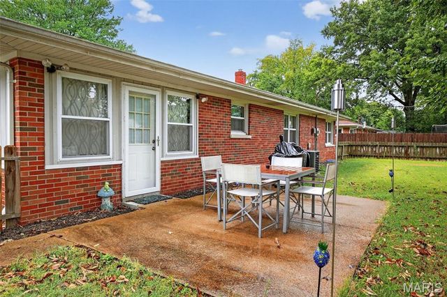 317 Southgate Drive, Belleville, IL 62223