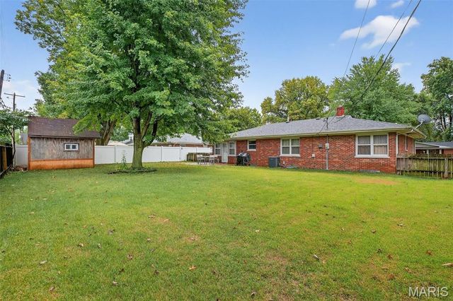 317 Southgate Drive, Belleville, IL 62223