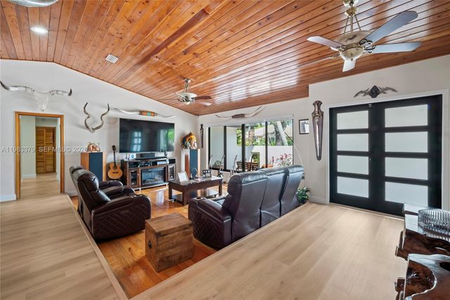 10320 SW 139th St, Miami, FL 33176