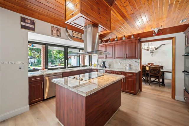 10320 SW 139th St, Miami, FL 33176