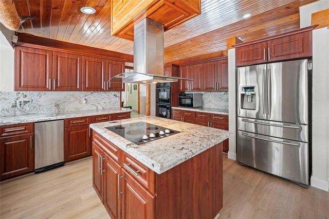 10320 SW 139th St, Miami, FL 33176