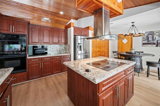 10320 SW 139th St, Miami, FL 33176