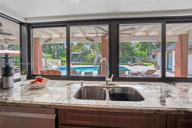 10320 SW 139th St, Miami, FL 33176