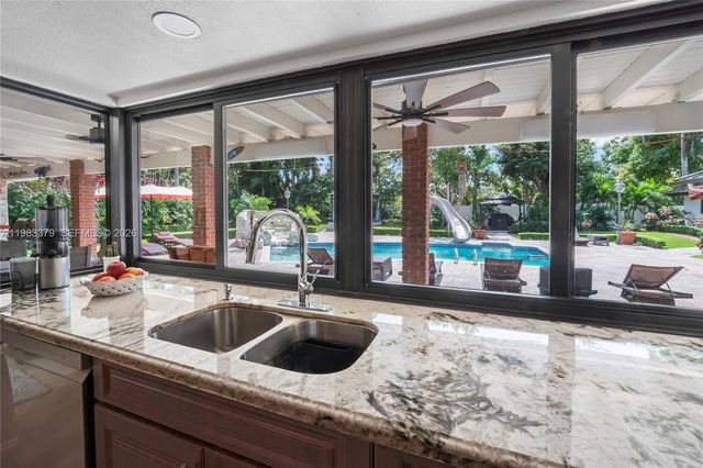 10320 SW 139th St, Miami, FL 33176