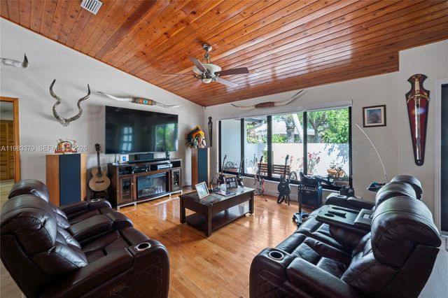 10320 SW 139th St, Miami, FL 33176