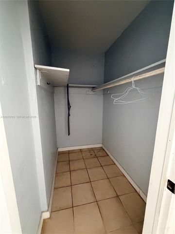 1233 Marseille Dr 5, Miami Beach, FL 33141