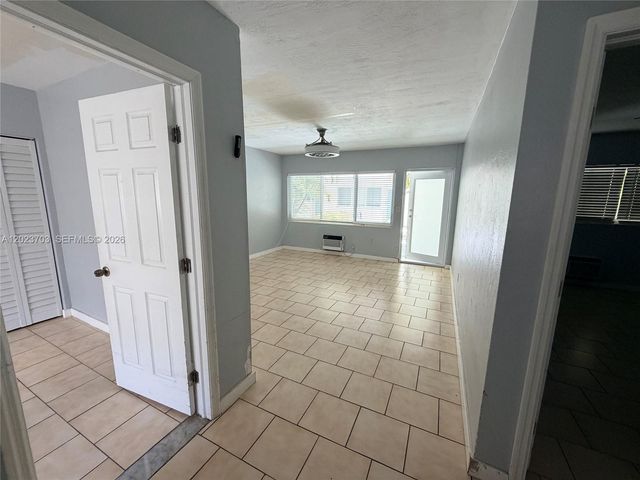 1233 Marseille Dr 5, Miami Beach, FL 33141