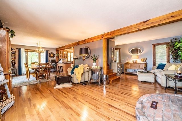 23 Freyer Rd, Southampton, MA 01073