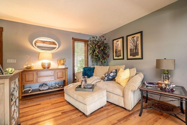 23 Freyer Rd, Southampton, MA 01073