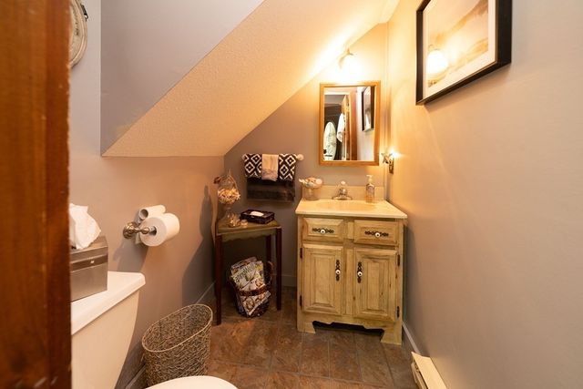 23 Freyer Rd, Southampton, MA 01073