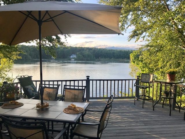 23 Freyer Rd, Southampton, MA 01073