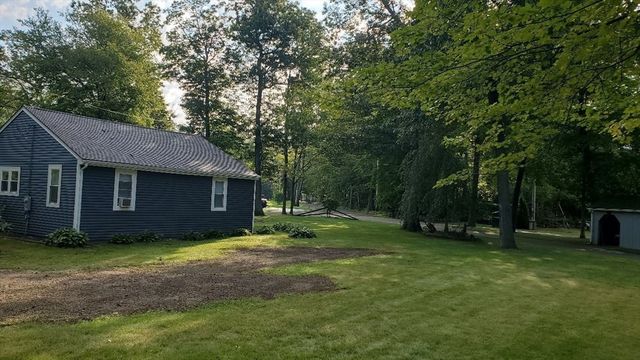 23 Freyer Rd, Southampton, MA 01073