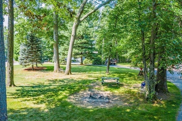 23 Freyer Rd, Southampton, MA 01073