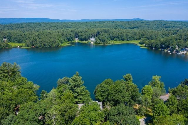 23 Freyer Rd, Southampton, MA 01073