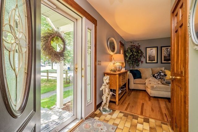 23 Freyer Rd, Southampton, MA 01073