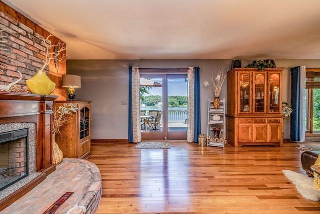 23 Freyer Rd, Southampton, MA 01073