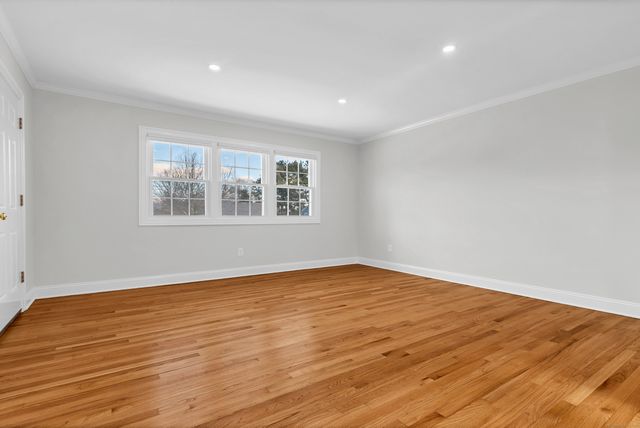 122 North Street Apt 4, Guilford, CT 06437