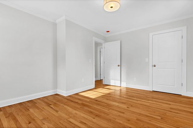 122 North Street Apt 4, Guilford, CT 06437