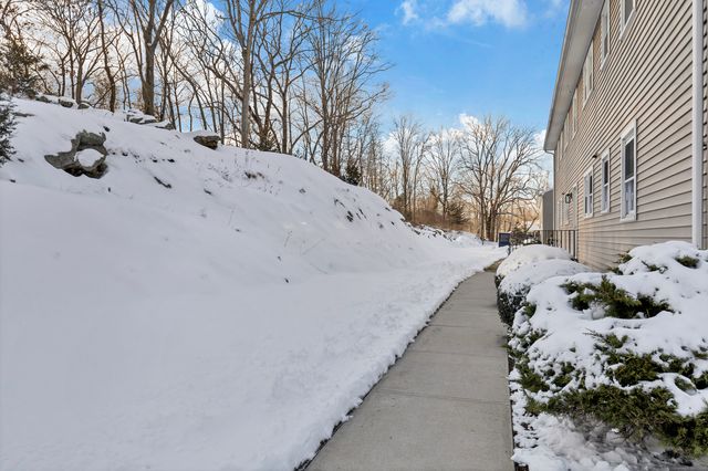 122 North Street Apt 4, Guilford, CT 06437