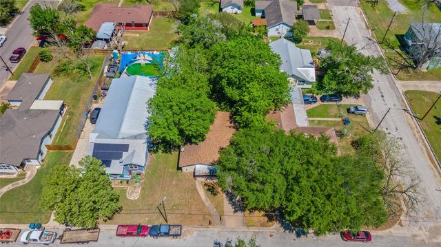 508 Victoria Avenue, Navasota, TX 77868