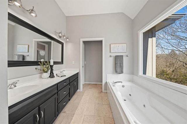 32210 W 91 Street, De Soto, KS 66018