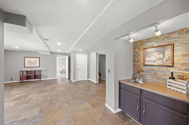 32210 W 91 Street, De Soto, KS 66018