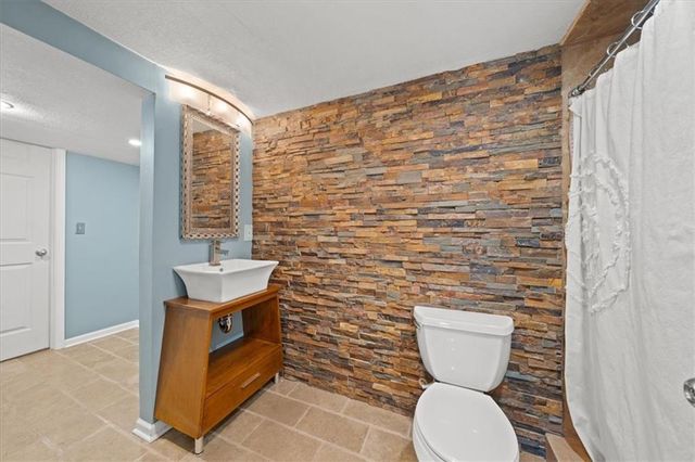 32210 W 91 Street, De Soto, KS 66018