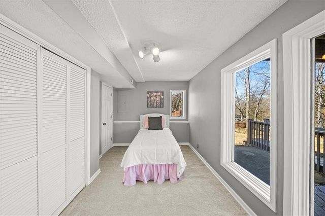 32210 W 91 Street, De Soto, KS 66018