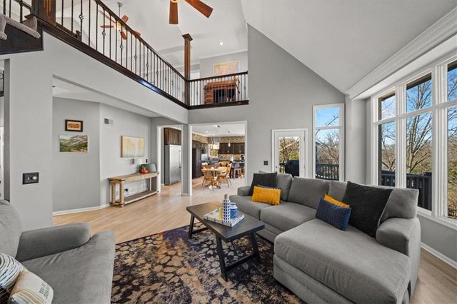 32210 W 91 Street, De Soto, KS 66018