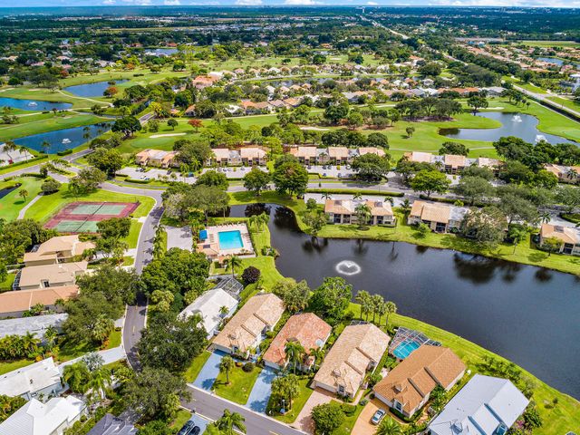 6866 Briarlake Circle, Palm Beach Gardens, FL 33418